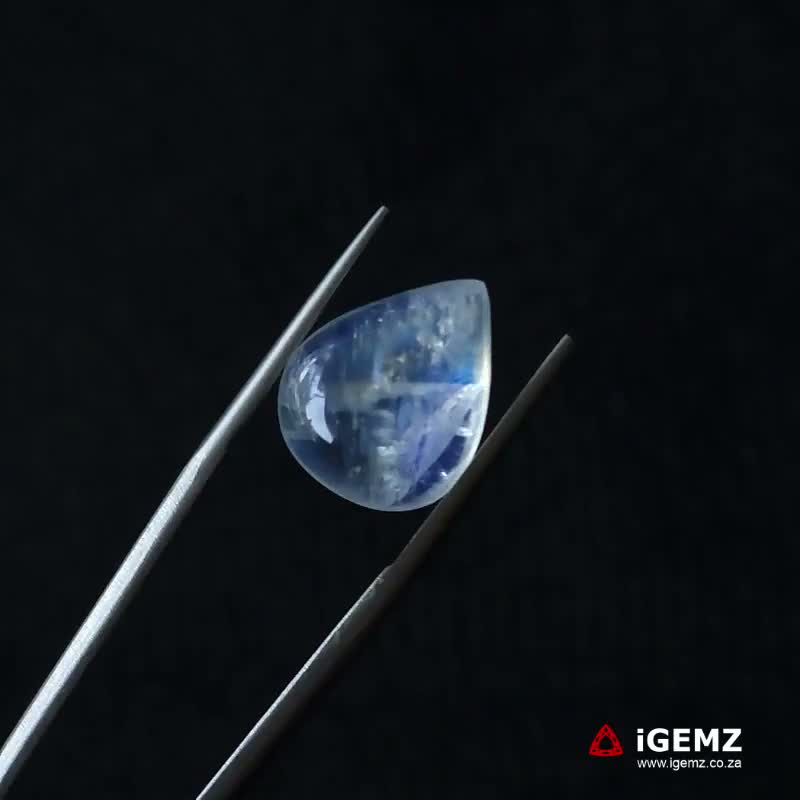 iGemz21284.1 8.02 ct Rainbow Moonstone - iGemz21284