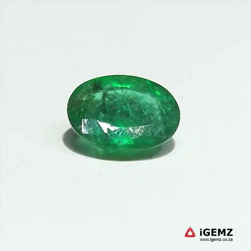 iGemz21413.1 2.11 ct Green Emerald - iGemz21413