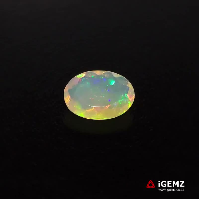 iGemz22192.1 4.08 ct Multi Colour Welo Opal - iGemz22192